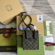 구찌 GUCCI 인터로킹 G 미니 토트백